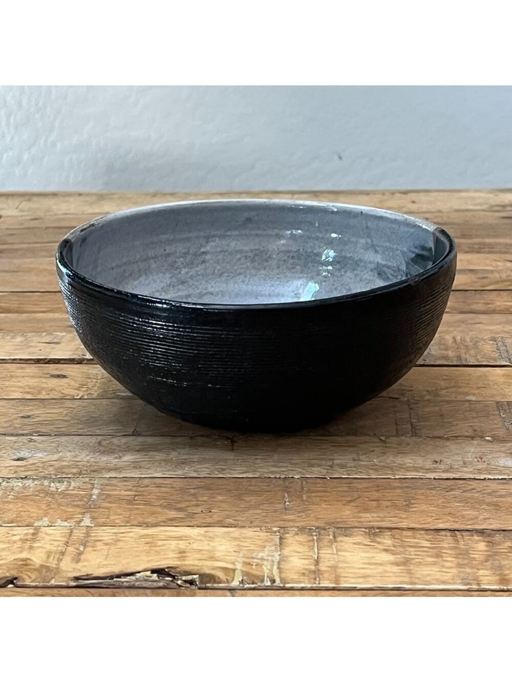 Studio Art Pottery Bowl 7.5" Dark Blue & Ivory Two Tone Glaze Rib Texture - Picture 1 of 12